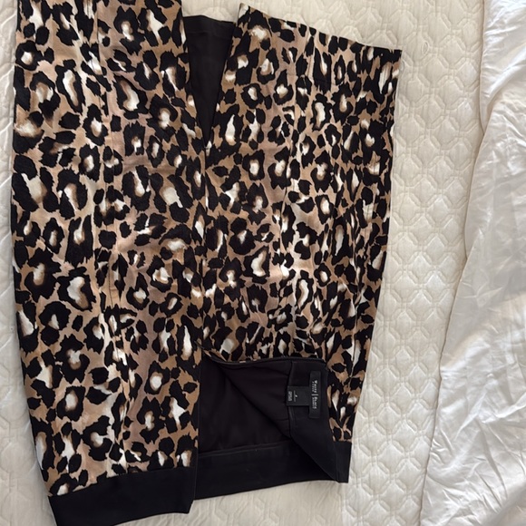 White House Black market skirt - Picture 5 of 6